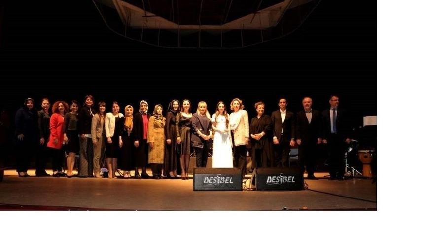 S&uuml;rmene G&ouml;n&uuml;l El&ccedil;ileri Engelli &Ouml;ğrenciler İ&ccedil;in Konser D&uuml;zenledi