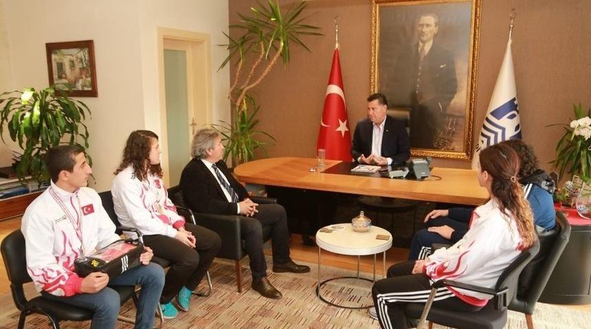 Şampiyon Sporculardan Başkan Kocadon&rsquo;a Ziyaret