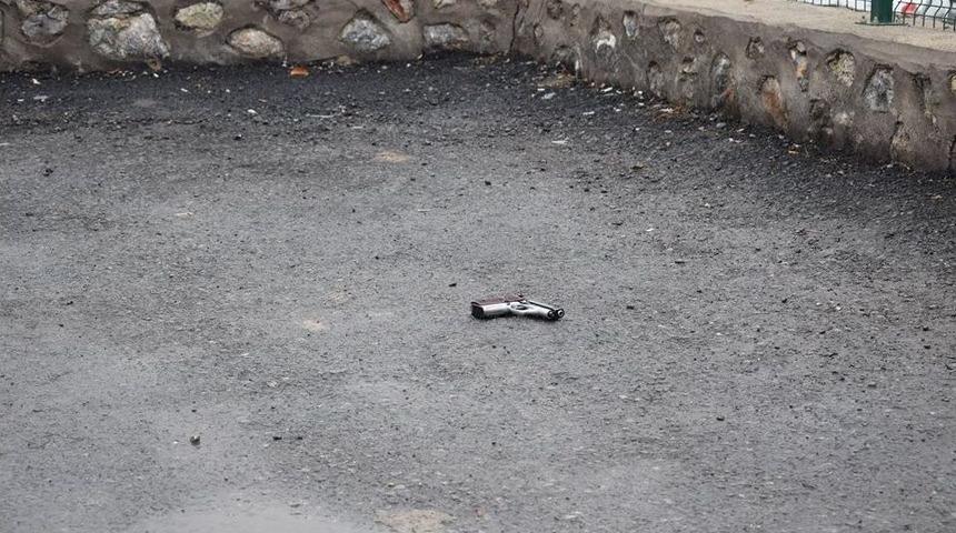 Hastane Bah&ccedil;esinde Silahlı &Ccedil;atışma