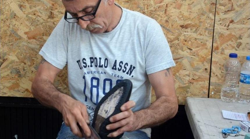 40 Yıldır El İşi İle Ayakkabı Yapıyor