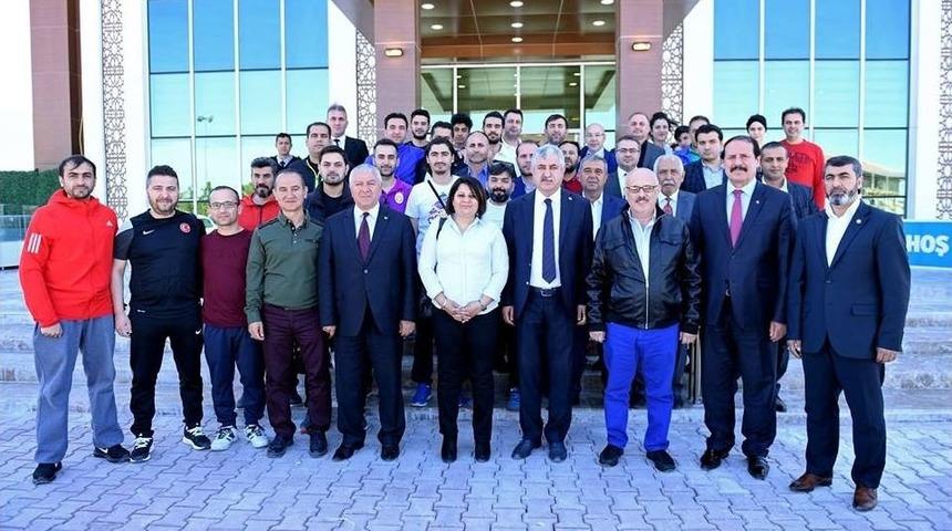 Başkan Polat, Tekvando Şampiyonası İ&ccedil;in Gelen Heyeti Ağırladı