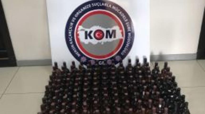 Mersin’de Ticari Takside Sahte İçki Ele Geçirildi