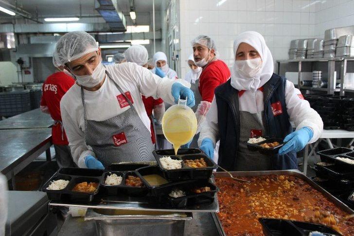 Esenyurt’tta İftar Paketleri Ramazan Boyunca Evlere Servis Edildi G4