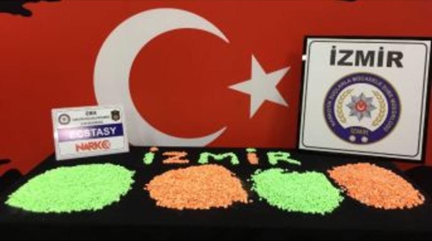 On Binlerce Uyuşturucu Hapla Yakalandılar