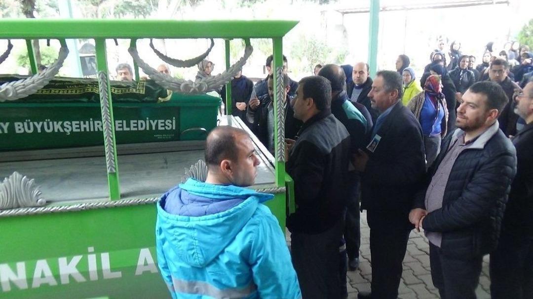 Eski Eşi Tarafından Bı&ccedil;aklanan Kadın Defnedildi