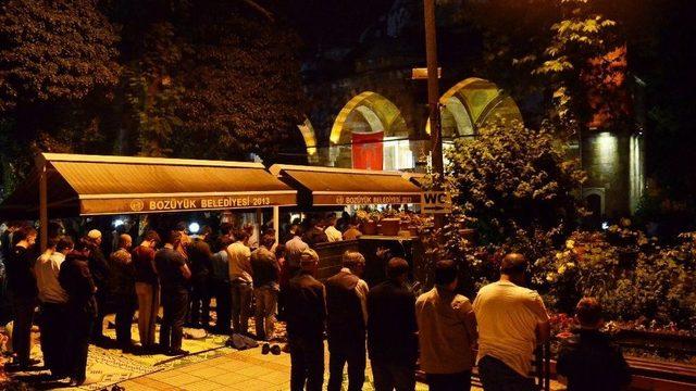 Kadir Gecesinde Camiler Doldu Taştı