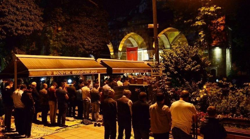 Kadir Gecesinde Camiler Doldu Taştı