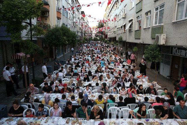 Zeytinburnu Sokaklarını Ramazan Bereketi Sardı