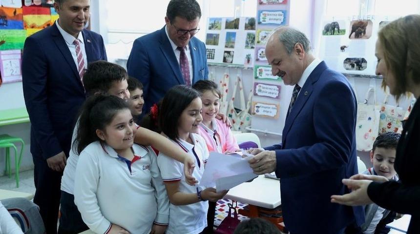 &rsquo;bir Hilal Uğruna&rsquo; Bayrak Temalı Serginin A&ccedil;ılışı Yapıldı