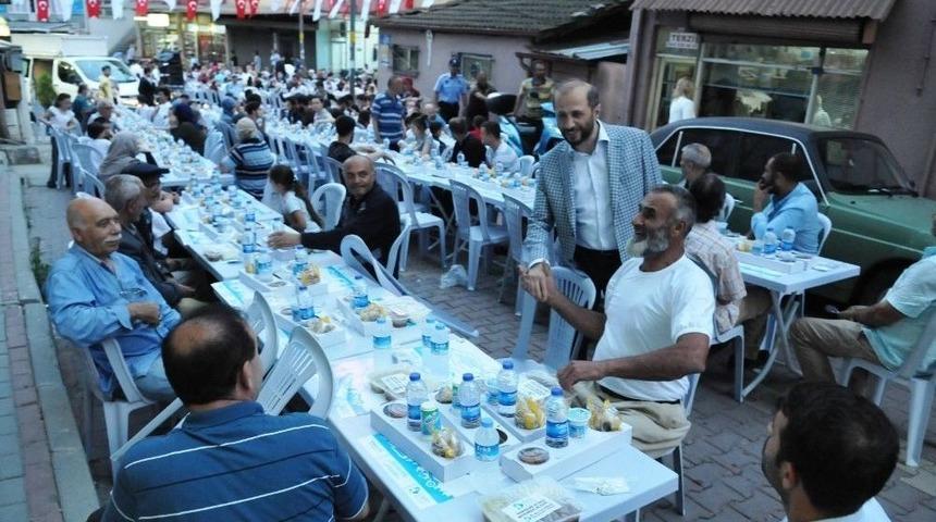 İzmit Belediyesi’nden Kuruçeşme’de 2 Bin Kişilik İftar
