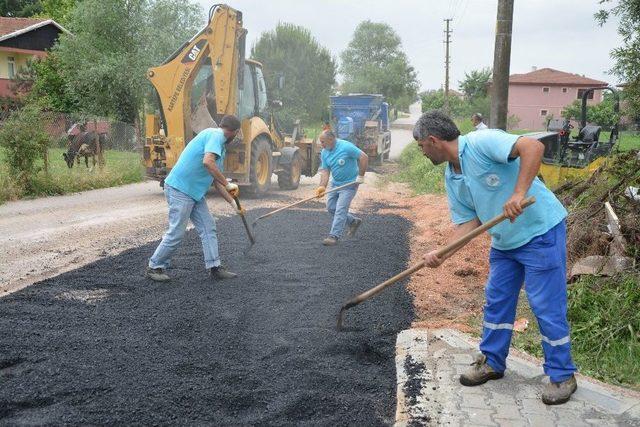 Kartepe’de Yol Çalışmaları Devam Ediyor