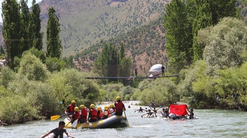 Kato Dağı Eteklerinde &lsquo;petting&rsquo; Rafting Festivali