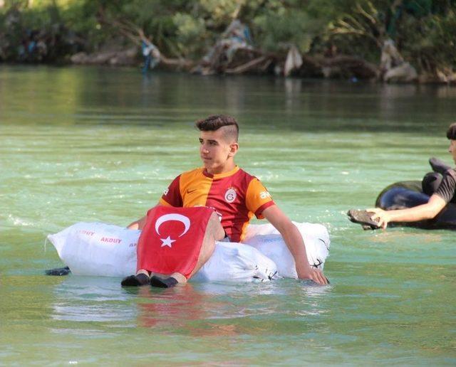 Kato Dağı Eteklerinde ‘petting’ Rafting Festivali