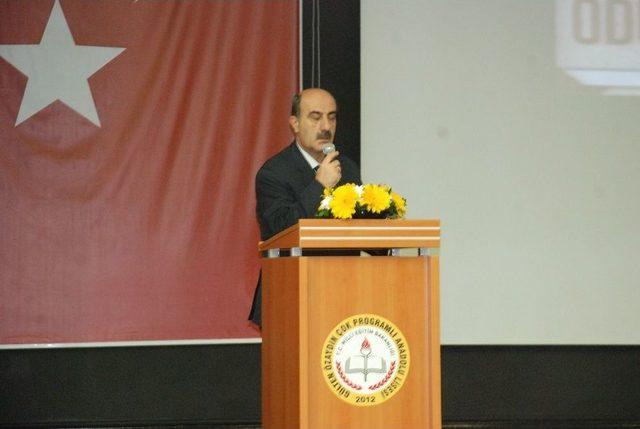 İstanbul&rsquo;un Gen&ccedil; Kalemleri &Ouml;d&uuml;llendirildi 1