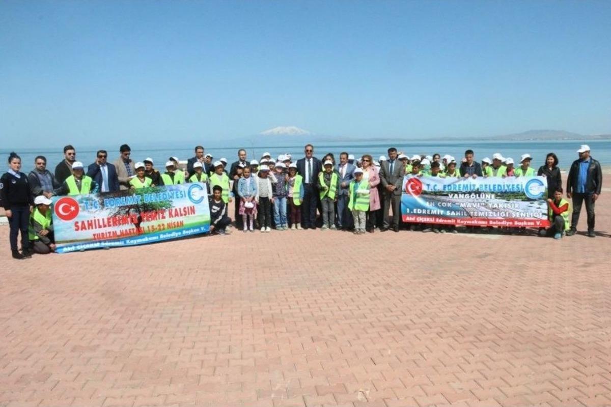 Edremit&rsquo;teki Van G&ouml;l&uuml; Sahilleri Temizlendi