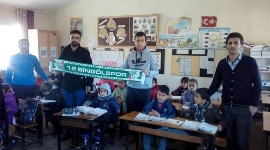 Taraftarlardan &Ouml;ğrencilere Destek