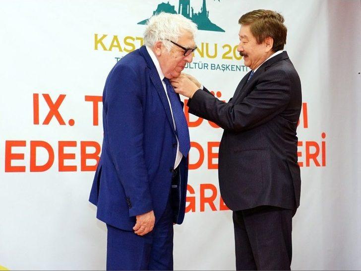 Tatar Şair İle Azerbaycanlı Yazar, Ödülünü Kastamonu’da Aldı G3