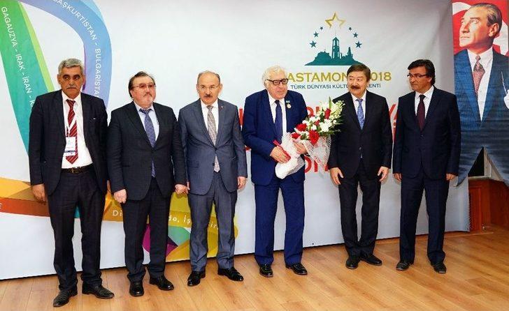 Tatar Şair İle Azerbaycanlı Yazar, Ödülünü Kastamonu’da Aldı G4