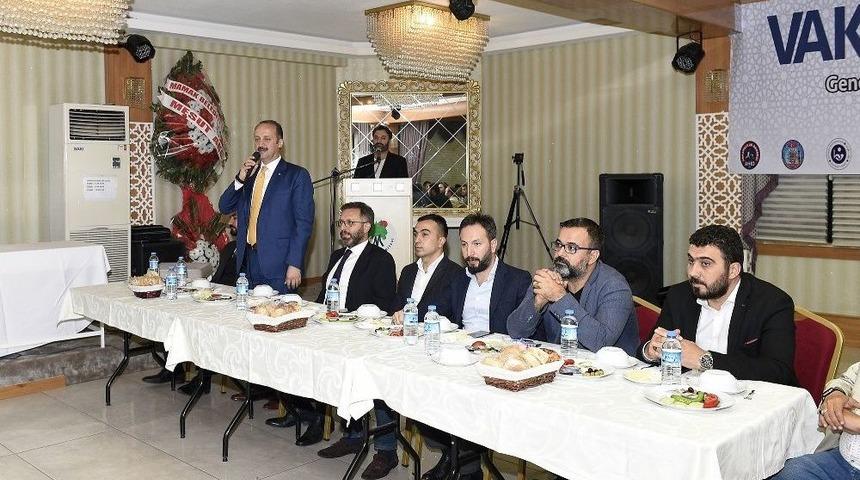 Başkan Akg&uuml;l, Gen&ccedil; Stk&rsquo;larla Sahurda Buluştu