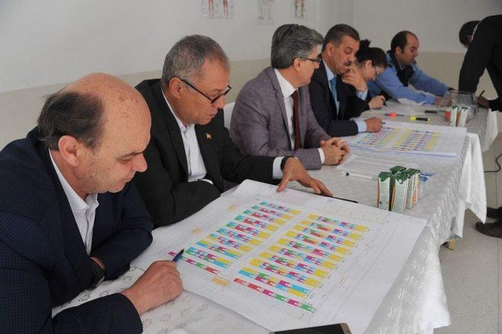 Kapalı Pazar Yeri Sebze Bölümü Esnafı Kura İle Belirlendi G1