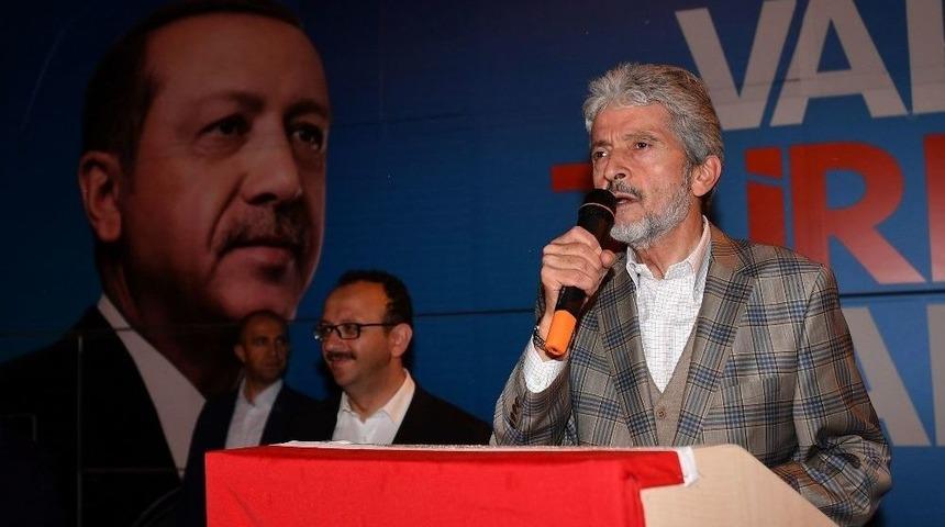 Başkan Tuna, Yenimahalle&rsquo;de İftar Yaptı