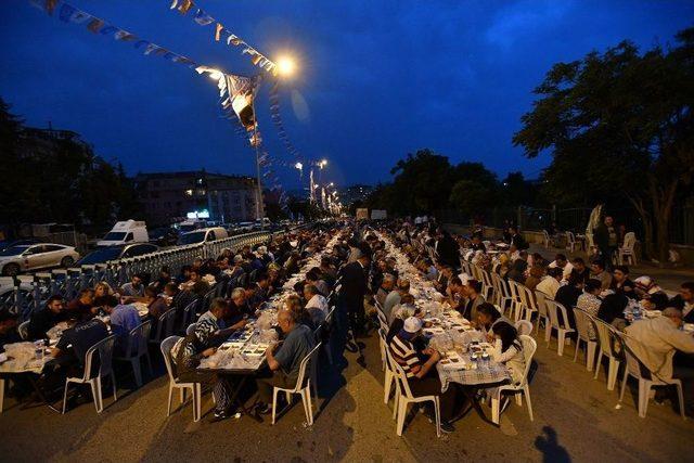 Başkan Tuna, Yenimahalle’de İftar Yaptı