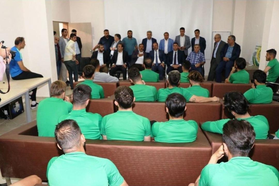 Şanlıurfaspor&rsquo;a G&uuml;m&uuml;şhanespor Ma&ccedil;ı &Ouml;ncesi Moral Ziyareti