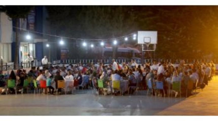 İhlas Koleji Ailesi İftarda Buluştu