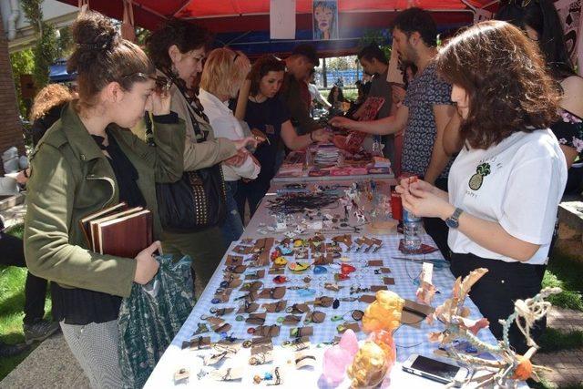 Güzel Sanatlar Fakültesinde Geleneksel “bahar Panayırı” Kuruldu