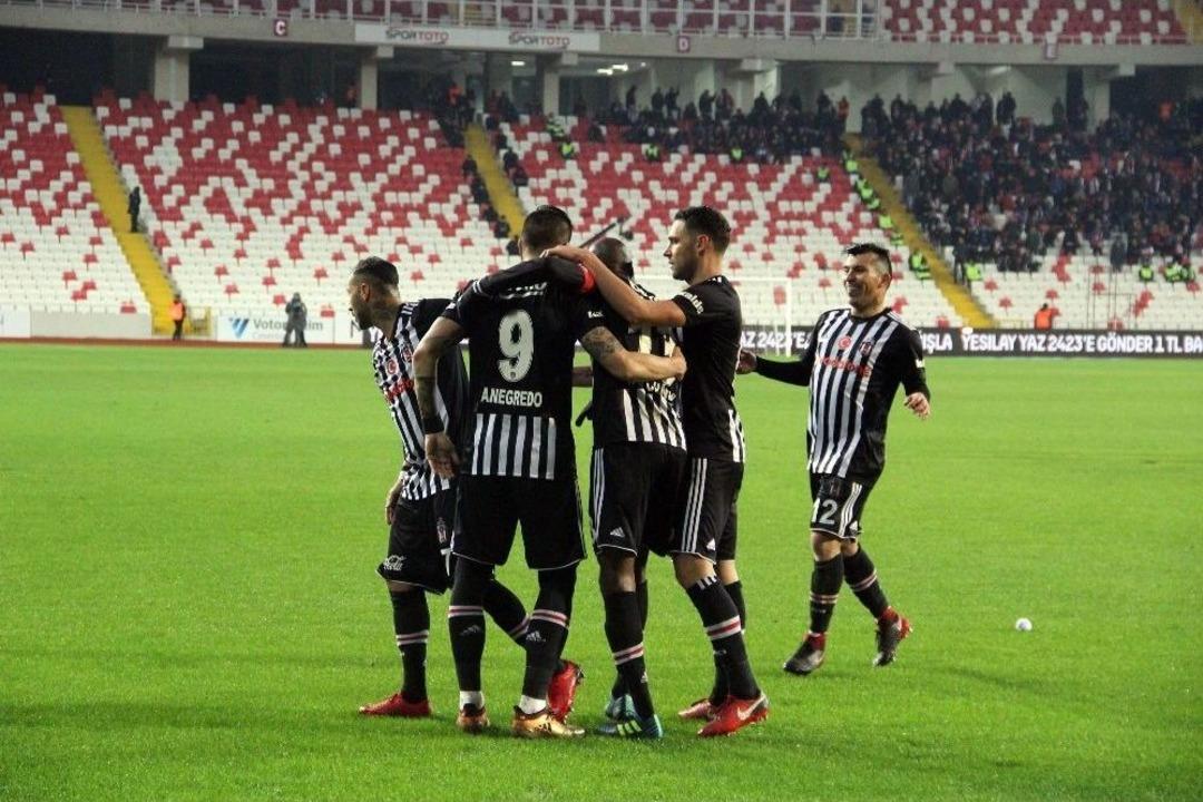 S&uuml;per Lig: Dg Sivasspor: 1 - Beşiktaş: 1 (ilk Yarı)