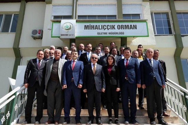 Vali Çakacak, Mihalıççık İlçe Muhtarlarıyla Bir Araya Geldi