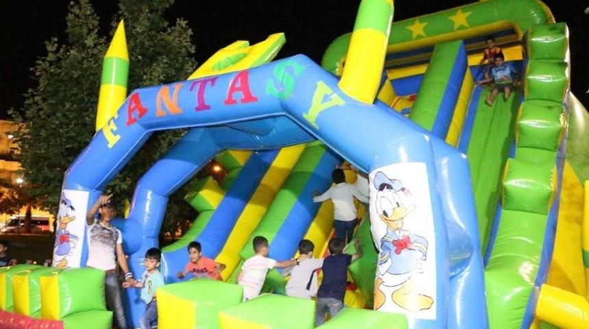 &Ccedil;ocuklar Ramazan Sokağında Doyasıya Eğleniyor