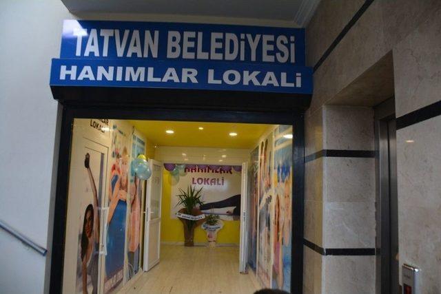 Tatvan’da Hanımlar Lokali Açıldı