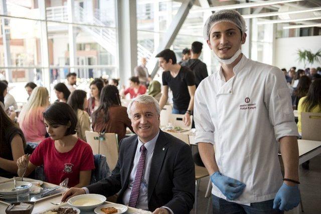 Günün Menüsü Turizm Fakültesi Öğrencilerinden