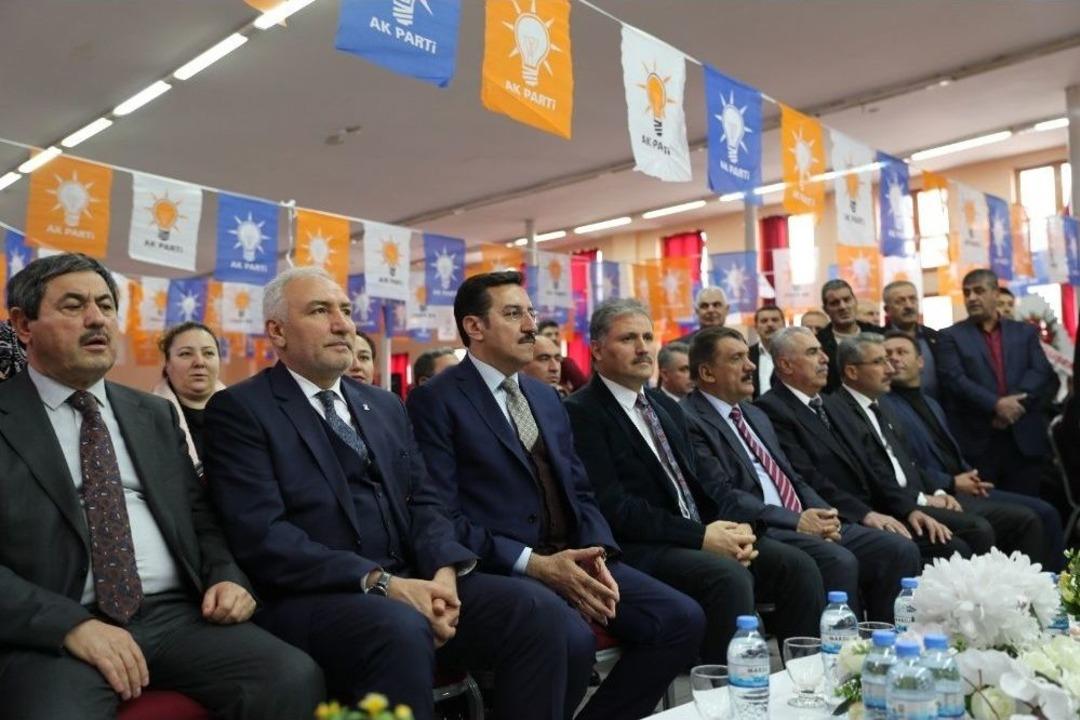 Bakan T&uuml;fenkci: "bbiz Faiz Oranlarını Hizmete &Ccedil;evirdik"