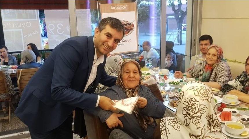 Ülkücüler, Şehit Aileleri Ve Gazileri İftarda Buluşturdu