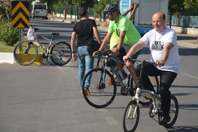 Başkan Özakcan, Babalar Günü Dolayısıyla Pedal Çevirdi