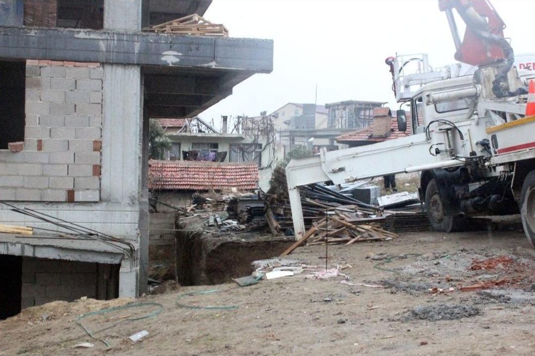 Beton Mikserinin Ayağı &Ccedil;&ouml;kt&uuml;: 1 &Ouml;l&uuml;, 1 Yaralı