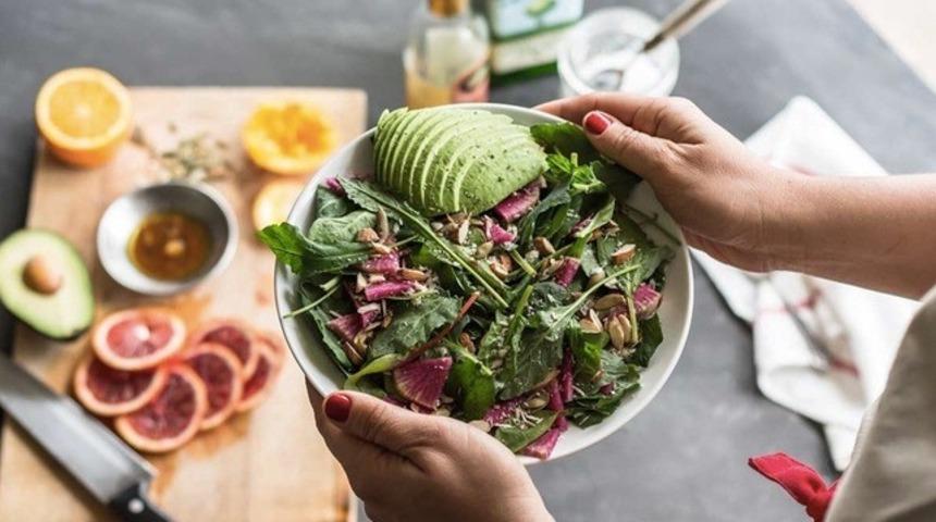 Salatanızın Bin Kat Daha Lezzetli Olmasını Sağlayan Tek Malzeme
