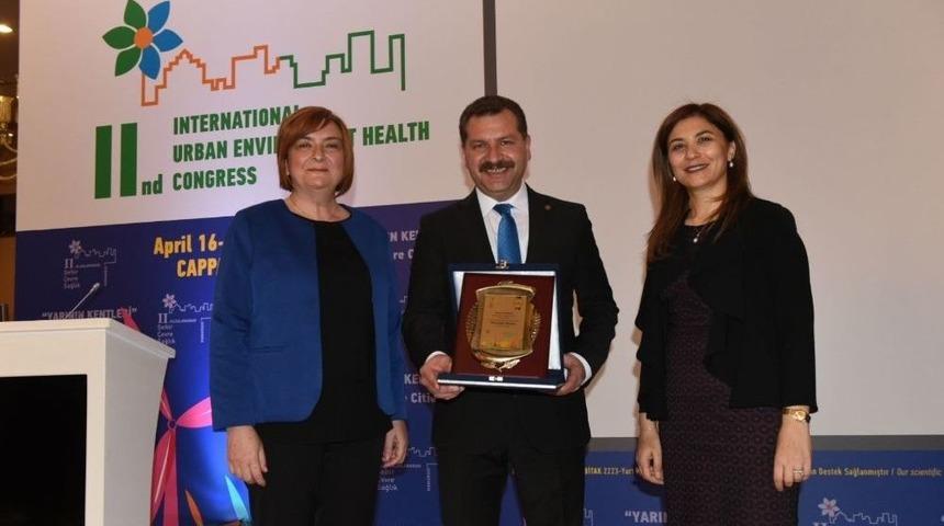 Karesi Belediyesi 2 &Ouml;d&uuml;l Kazandı