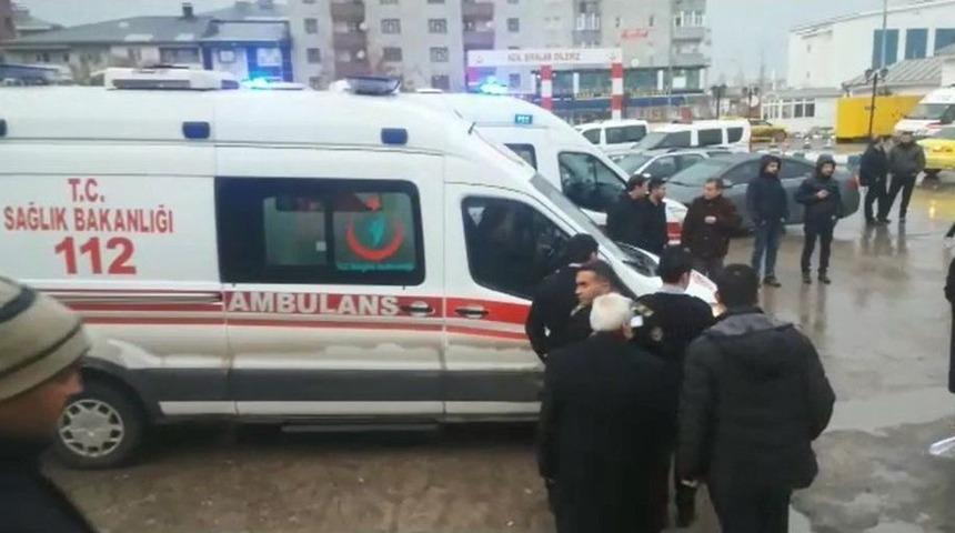 Ağrı&rsquo;da Elektrik Akımına Kapılan 2 Kişi Yaralandı