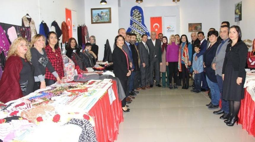İskenderun Belediyesi Kursiyerleri Sergi Açtı