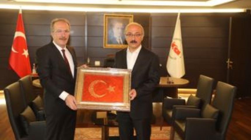 Rekt&ouml;r Uzun, Kalkınma Bakanı Elvan&rsquo;ı Ziyaret Etti
