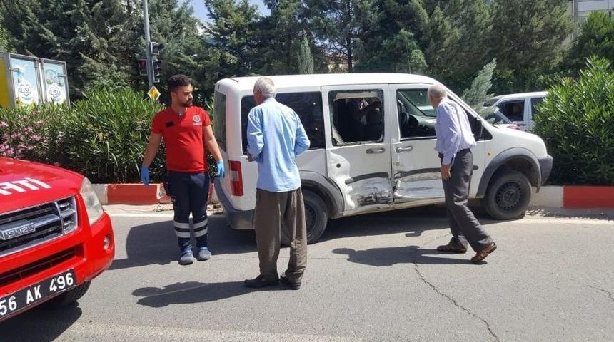 Siirt&rsquo;te Trafik Kazası: 2 Yaralı