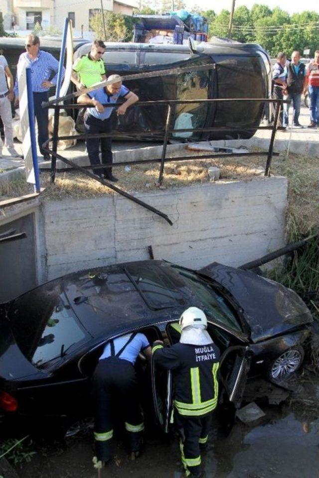 Fethiye’de Otomobil İle Kamyonet Çarpıştı: 3 Yaralı