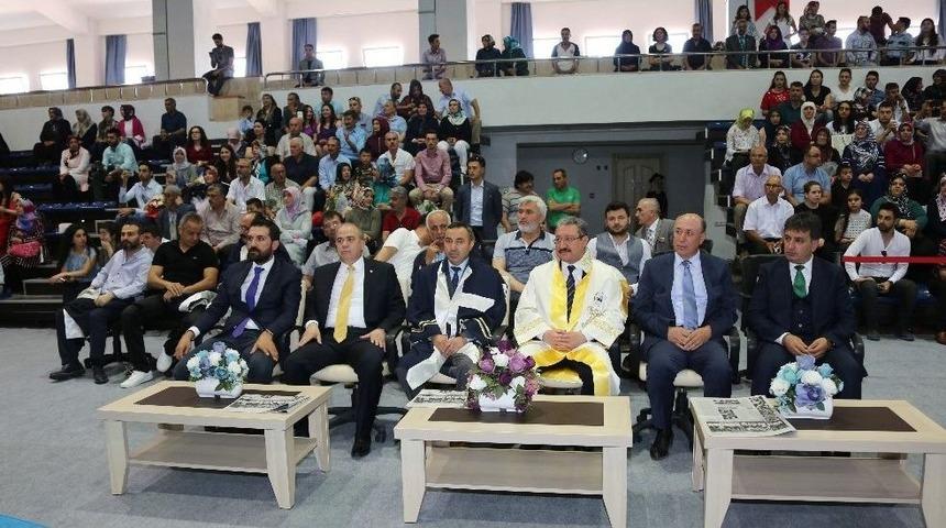 Er&uuml; Besyo&rsquo;da Mezuniyet Coşkusu