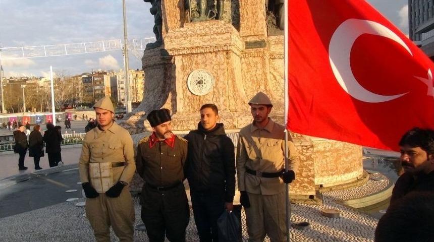 Taksim Meydanı&rsquo;nda Sarıkamış Şehitleri İ&ccedil;in N&ouml;bet Tuttular