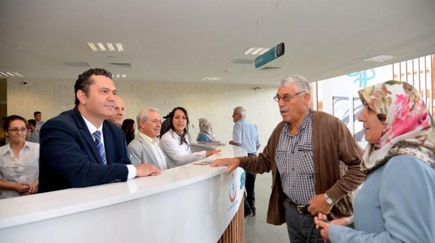 Eskişehir Yunus Emre Devlet Hastanesi Poliklinik Hizmetini Yeni Binasına Taşıdı