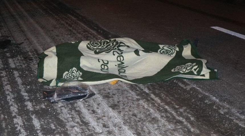 Kamyonun Altında Kalan İş&ccedil;i Feci Şekilde Hayatını Kaybetti