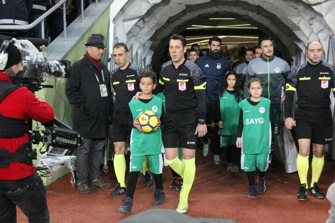 S&uuml;per Lig: Atiker Konyaspor: - Fenerbah&ccedil;e: (ilk Yarı)